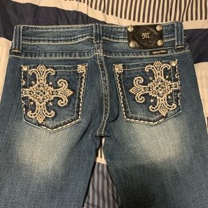 Used women’s miss me jeans size 28